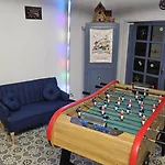 Holiday home Maison Familiale Piscine Jaccuzzi