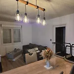 Maison Familiale Piscine Jaccuzzi Holiday home *