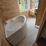 Holiday home Maison Familiale Piscine Jaccuzzi