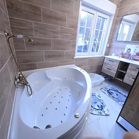 בית נופש Maison Familiale Piscine Jaccuzzi