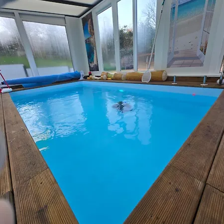 Maison Familiale Piscine Jaccuzzi *