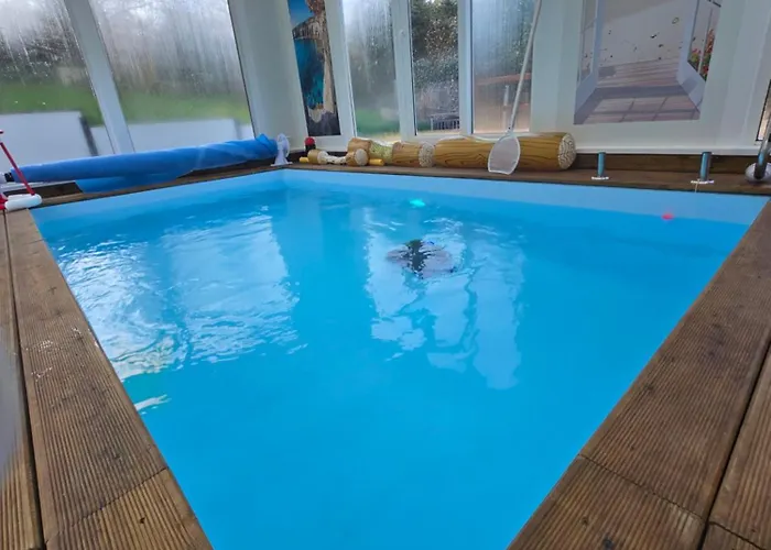 Maison Familiale Piscine Jaccuzzi *